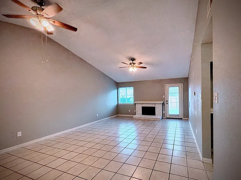 1206 High Valley Dr — Photo 4