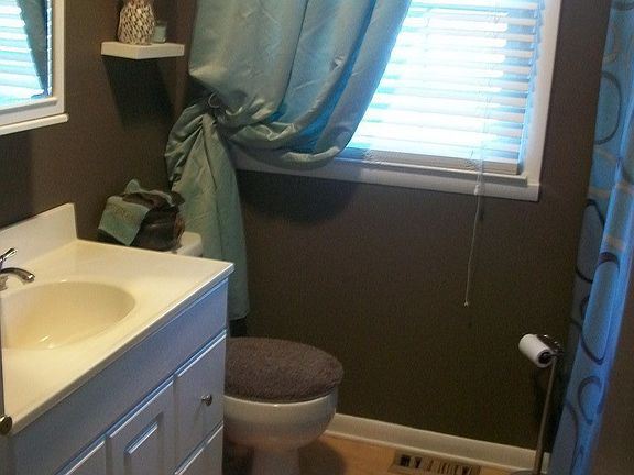 5th image of 413 Hemlock Ln