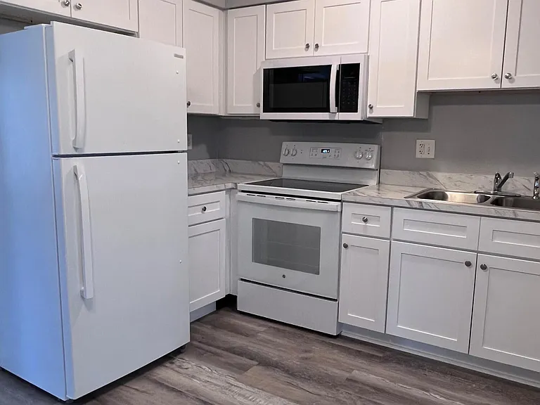 2467 Mercury Dr — Photo 4