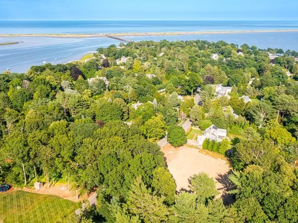 29 Peterson Rd, Duxbury, MA 02332