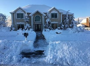 18 Liberty Ct, Fairfield, NJ 07004