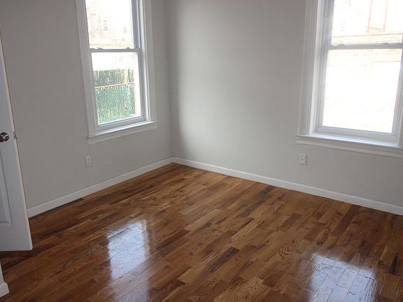 2nd image of 9417 Foster Ave #4