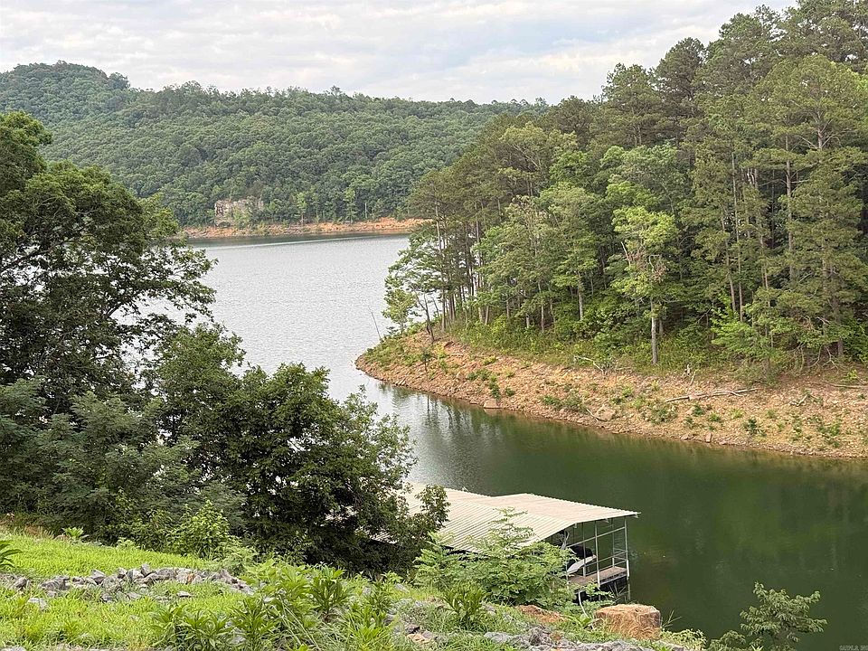 1st image of 380 Lower Ridge Cir