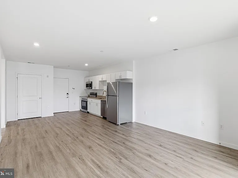 915 N Broad St #606 — Photo 8