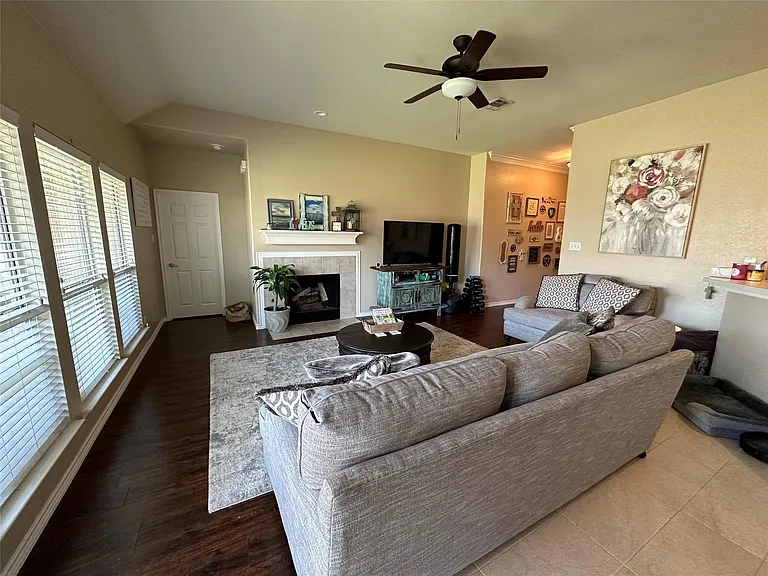1208 Lazy Ln — Photo 6