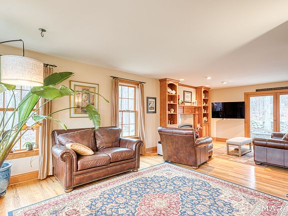 3rd image of 153 Mansfield Road