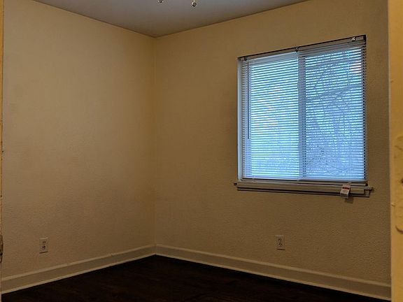 5th image of 1509 N 55th Dr APT B