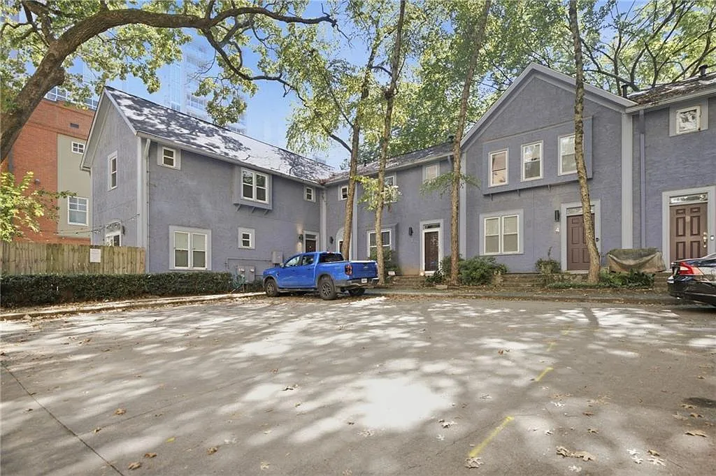 2 bed, 2.5 bath, 1080 sqft, $3,000 — Photo 1