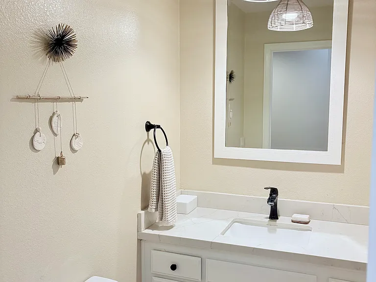 709 Bozanich Cir #B — Photo 11