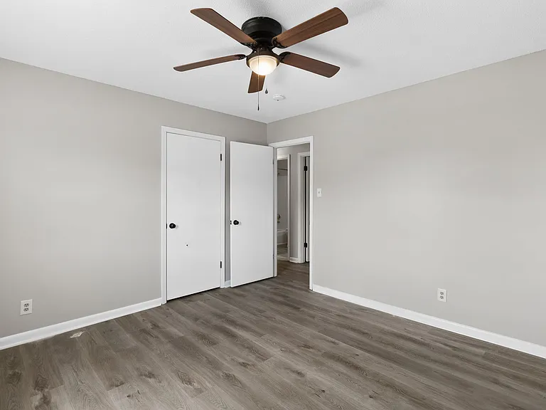 5215 Longbranch Dr — Photo 8