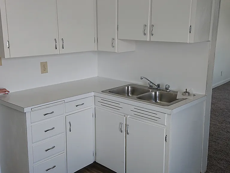 551 E Hooper Ave — Photo 22