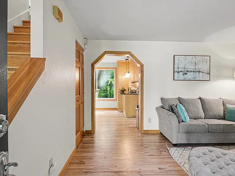 27523 NE 31st Ct — Photo 2