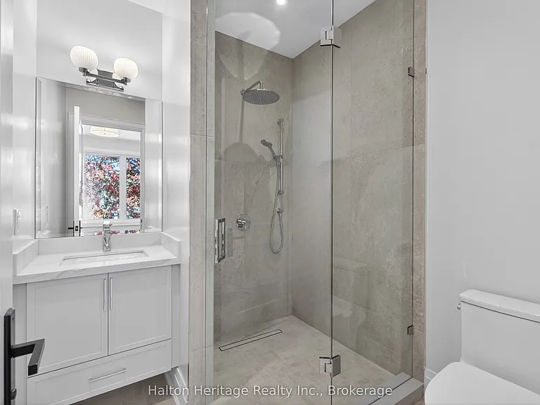 148 Herald Ave — Photo 31
