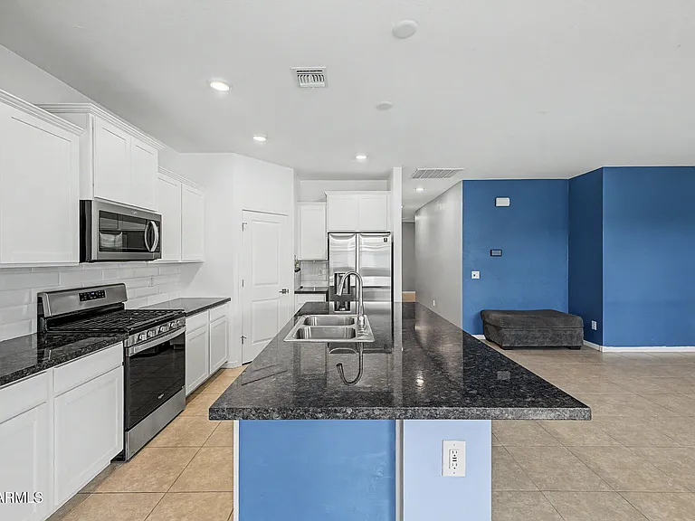 18368 W Puget Ave — Photo 9