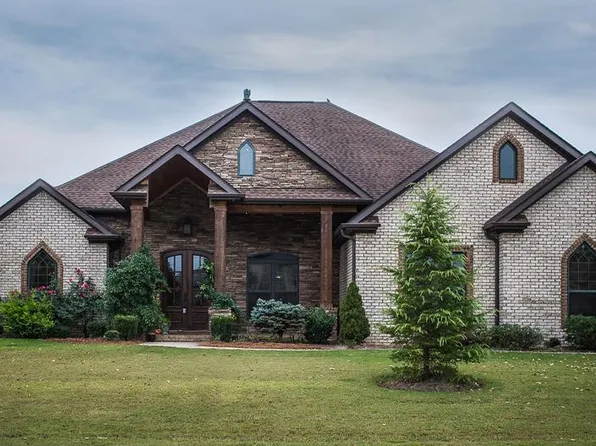 102 Brandt Dr, Tuscumbia, AL 35674