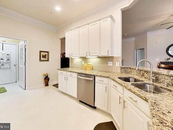 4th image of 9803 Stonewood Ct