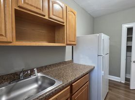 285 Edgewood Ave