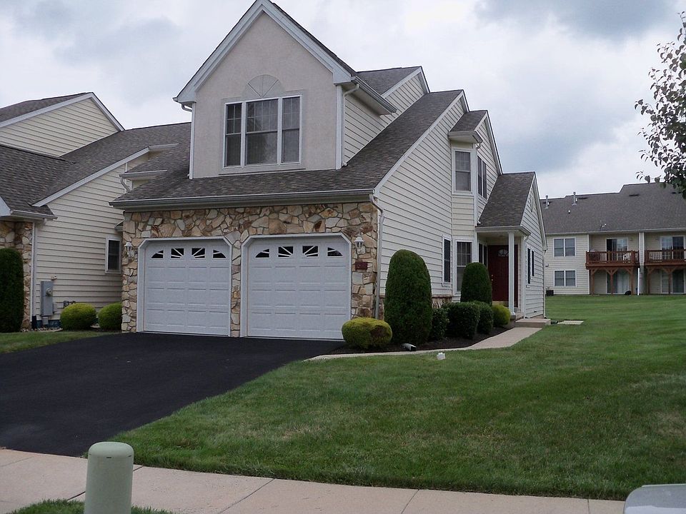 For Sale: 62 Ivy Greene Run, Warminster, PA 18974