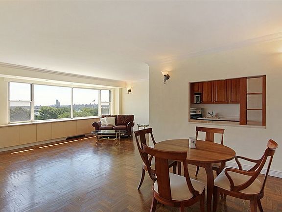 3rd image of 200 E End Ave APT 10G