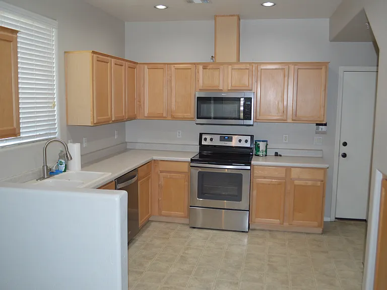 1225 N 36th St #1060 — Photo 12