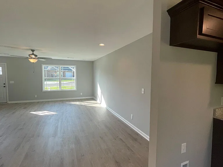 125 Dogwood Ct — Photo 7