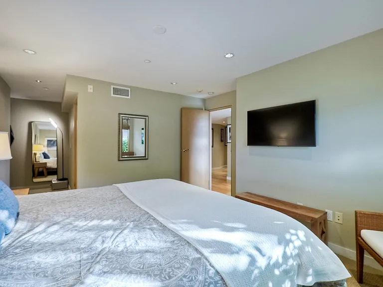1052 Anchorage Ln — Photo 16