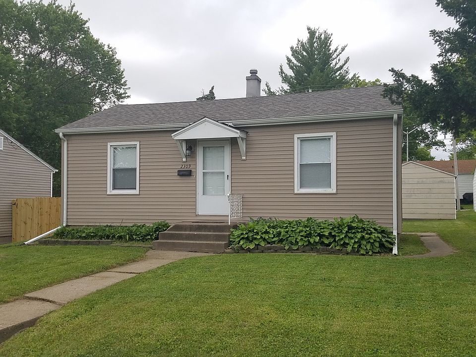 1st image of 2309 Oak St