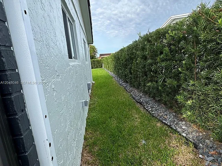 10790 SW 66th Dr — Photo 8