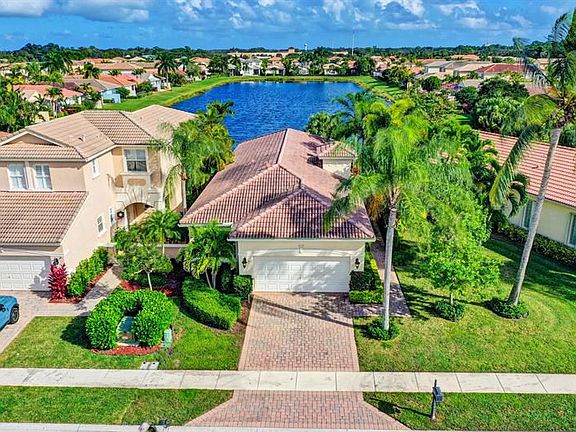 2nd image of 248 Isle Verde Way