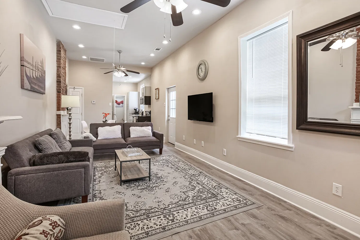 2 bed, 1250 sqft, $1,150 — Photo 2
