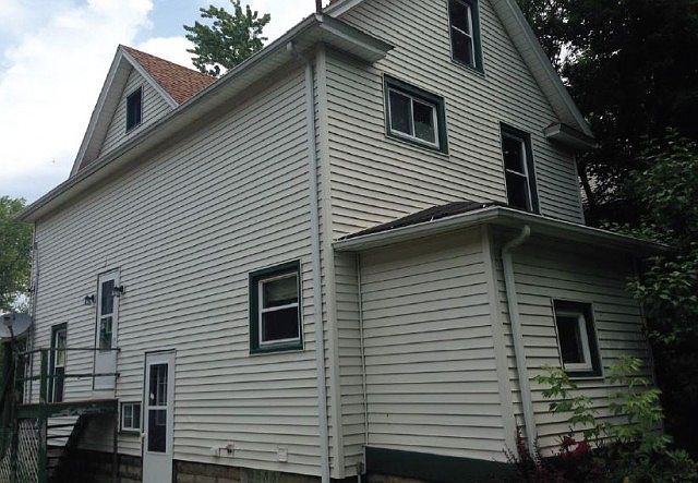 2nd image of 618 W 58th St