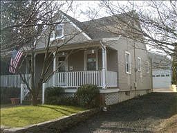 2nd image of 221 N 3rd Ave