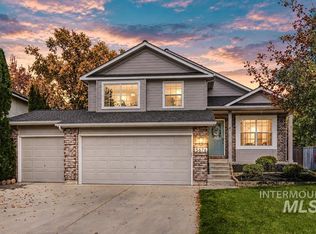5676 N Riffle Way, Garden City, ID 83714