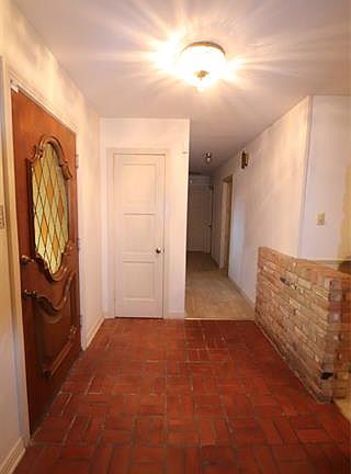 2nd image of 1903 Montrose Dr