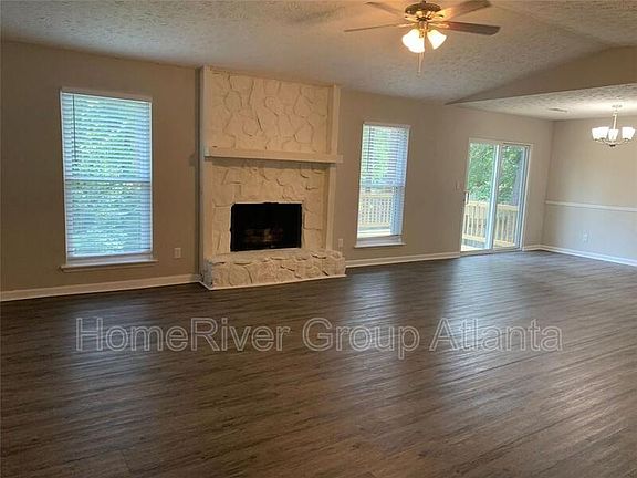 3rd image of 5464 Doncaster Ct
