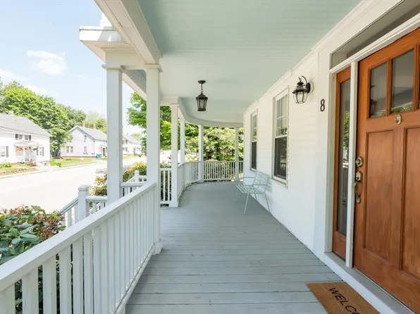 8 Lowell St, Billerica, MA 01821