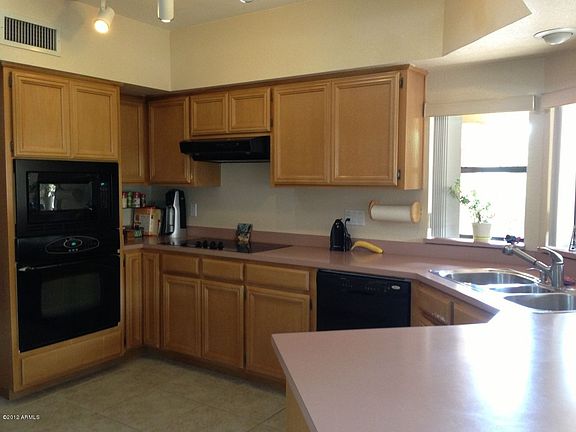 3rd image of 1027 E Desert Cove Ave