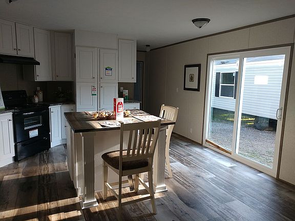 4th image of 2843 Fontana Rd