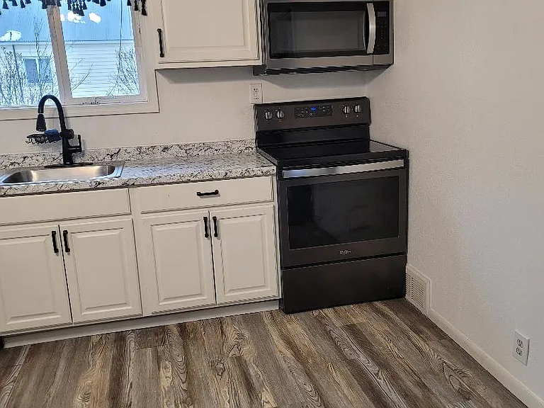 704 S Cedar St — Photo 13