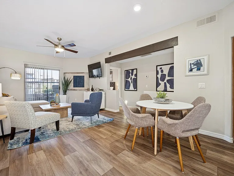 Scottsdale Horizon Apartments — Photo 3