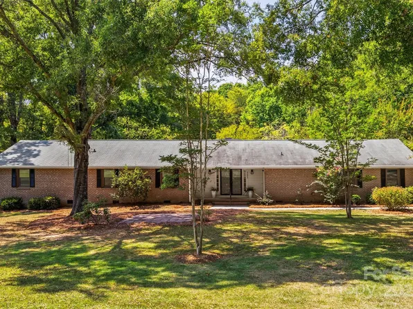 3082 Greenwood Rd, Rock Hill, SC 29730