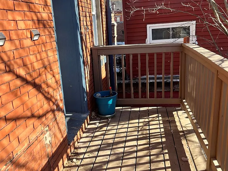 614 Armandale St — Photo 15