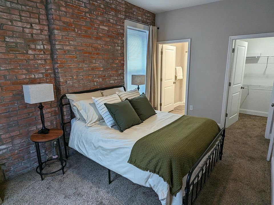 1st image of 3900 Humphrey St #1