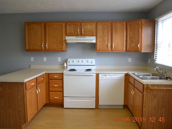 5th image of 343 Beaverview Dr #343