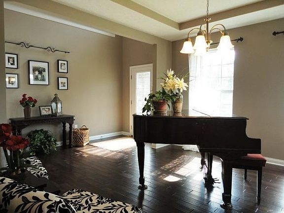 4th image of 1747 Goldenrod Ct
