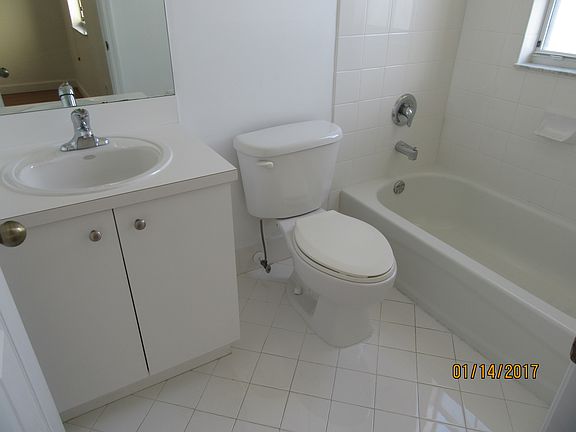 2nd image of 1420 NE 33rd Ave Unit 107