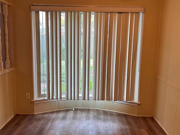 4th image of 12755 Brookglade Cir