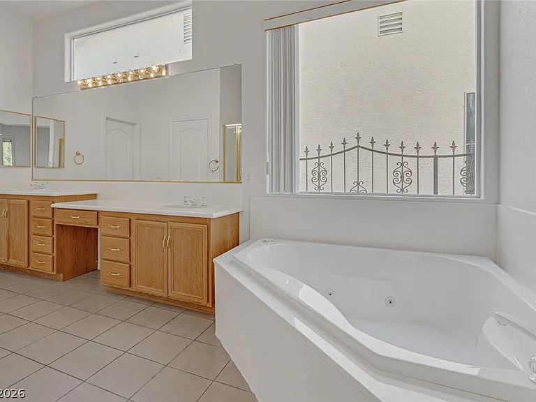 3131 Surf Spray St — Photo 35