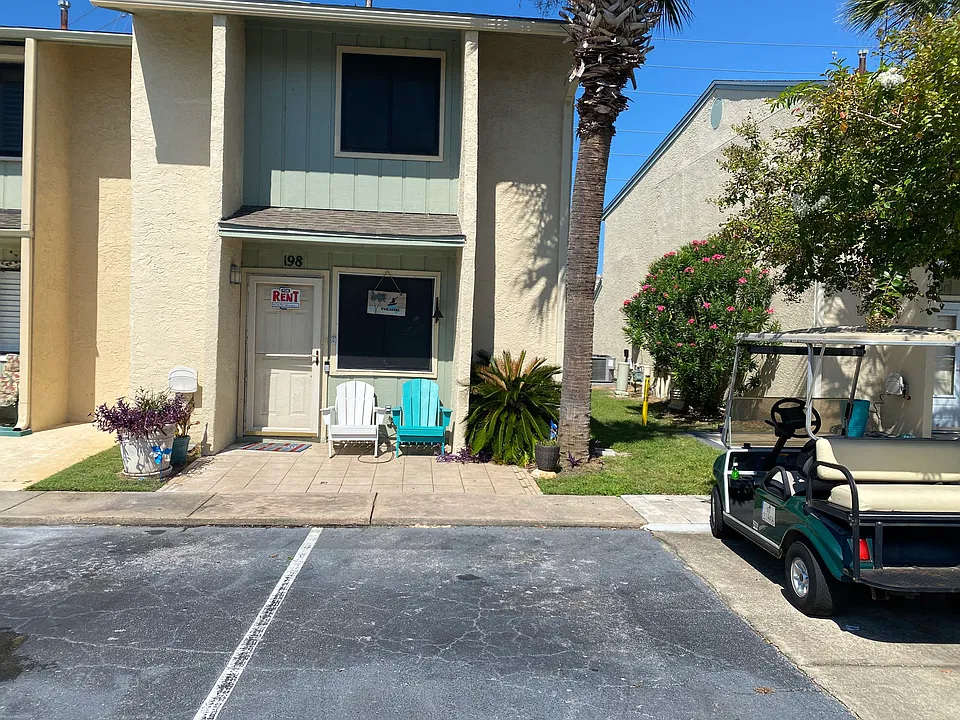 198 Robin Ln