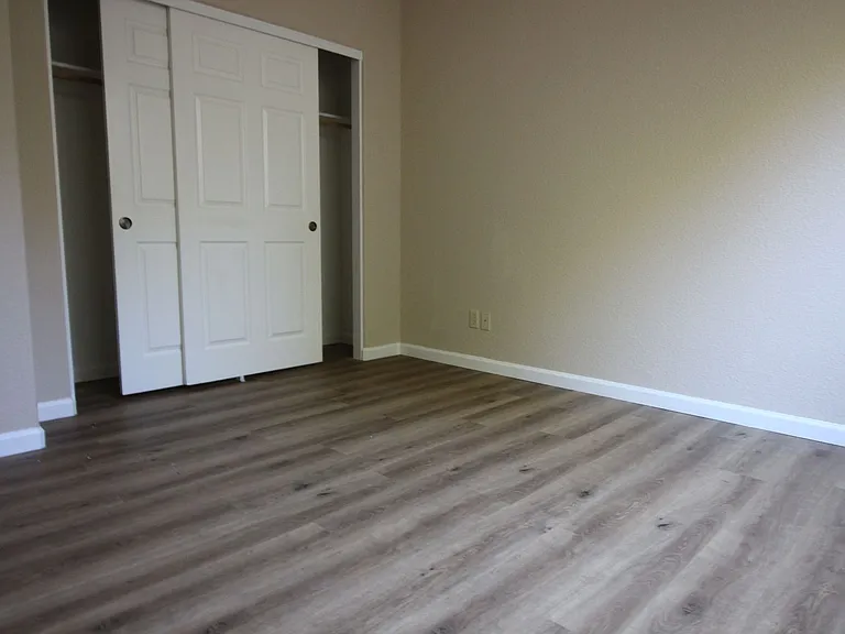 402 Healdsburg Ave — Photo 13
